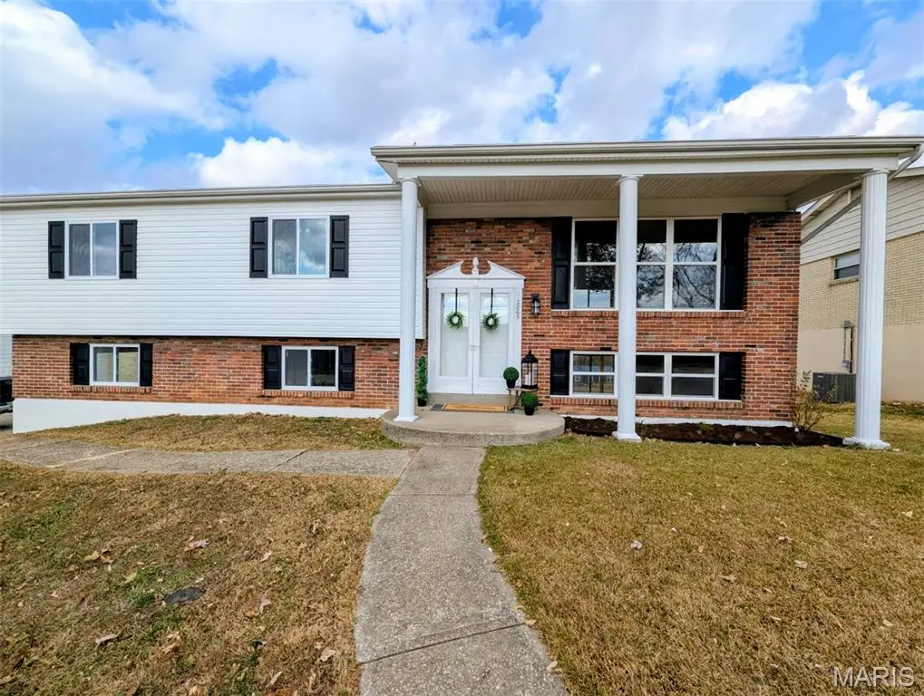 2865 Gatling Drive, Oakville, MO 63129 - Image #1