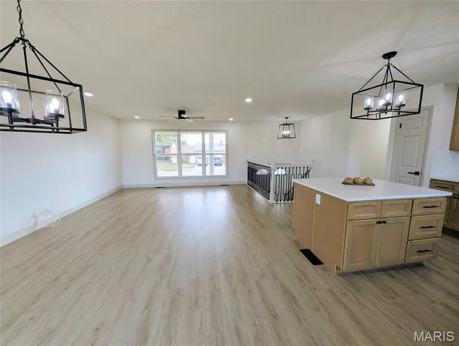 2865 Gatling Drive, Oakville, MO 63129 - Image #3