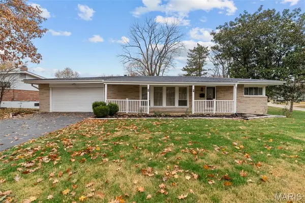 10005 Pebble Beach Drive, St Louis, MO 63114