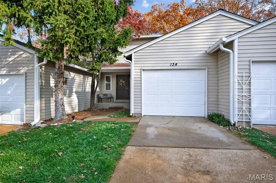 134 Cascade Terrace Drive, Ballwin, MO 63021 - Image #2