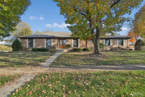 825 Phaeton Drive, Manchester, MO 63021