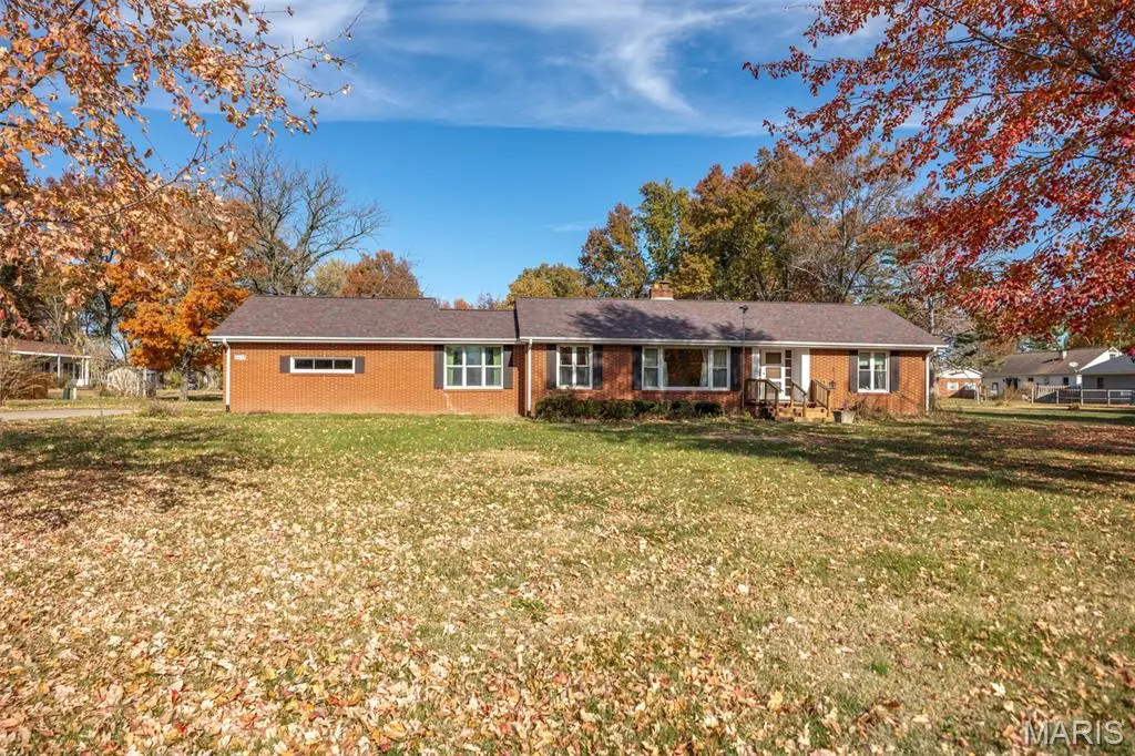 1015 E Clark Street, Litchfield, IL 62056 - Image #1