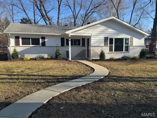 6904 Frostview Lane, Hazelwood, MO 63042 - Image #1