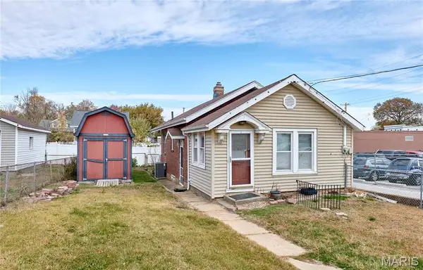 111 W Loretta Avenue, St Louis, MO 63125