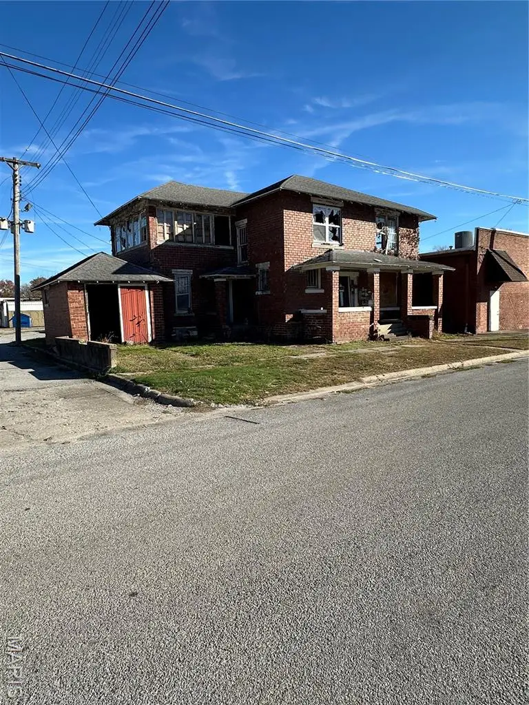 104 N Maple St, Christopher, IL 62822 - Image #2