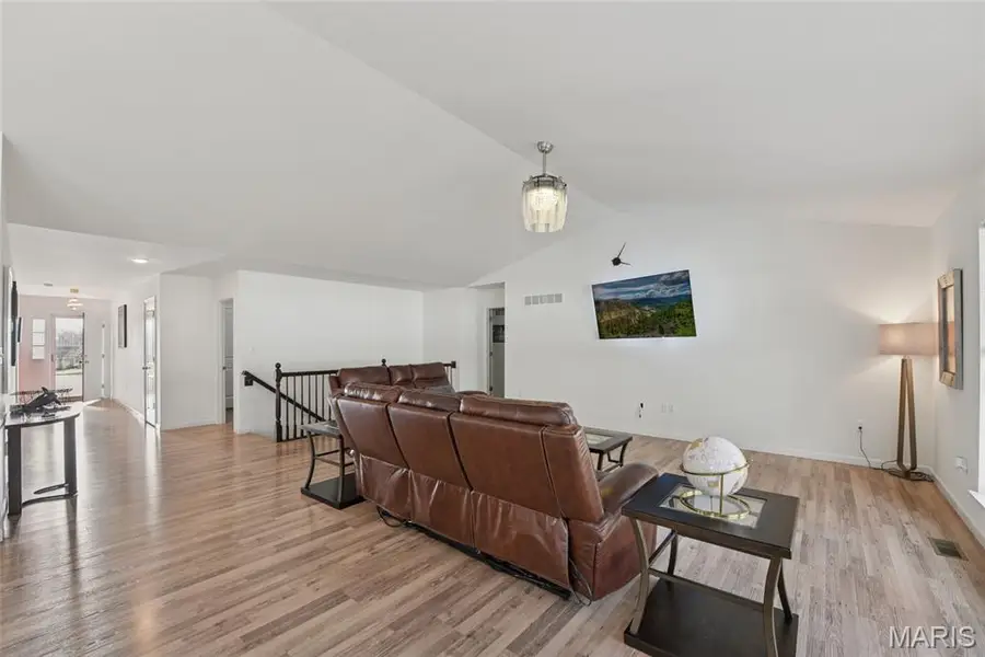 155 Keystone Ridge Drive, Ofallon, MO 63366 - Image #3