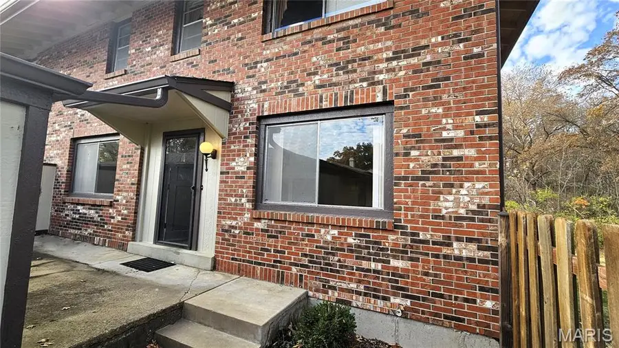 955 Silversprings Lane, Manchester, MO 63021 - Image #2