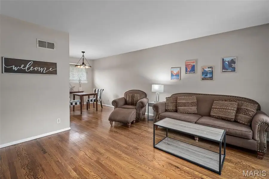 10526 Meath Drive, Saint Louis, MO 63123 - Image #2