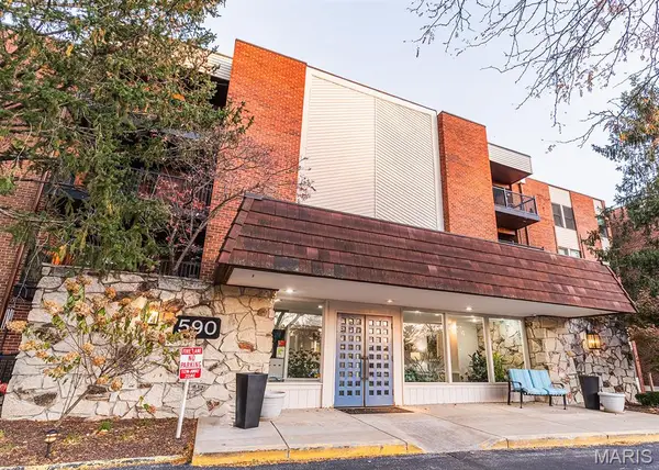 590 Sarah Lane #208, Creve Coeur, MO 63141