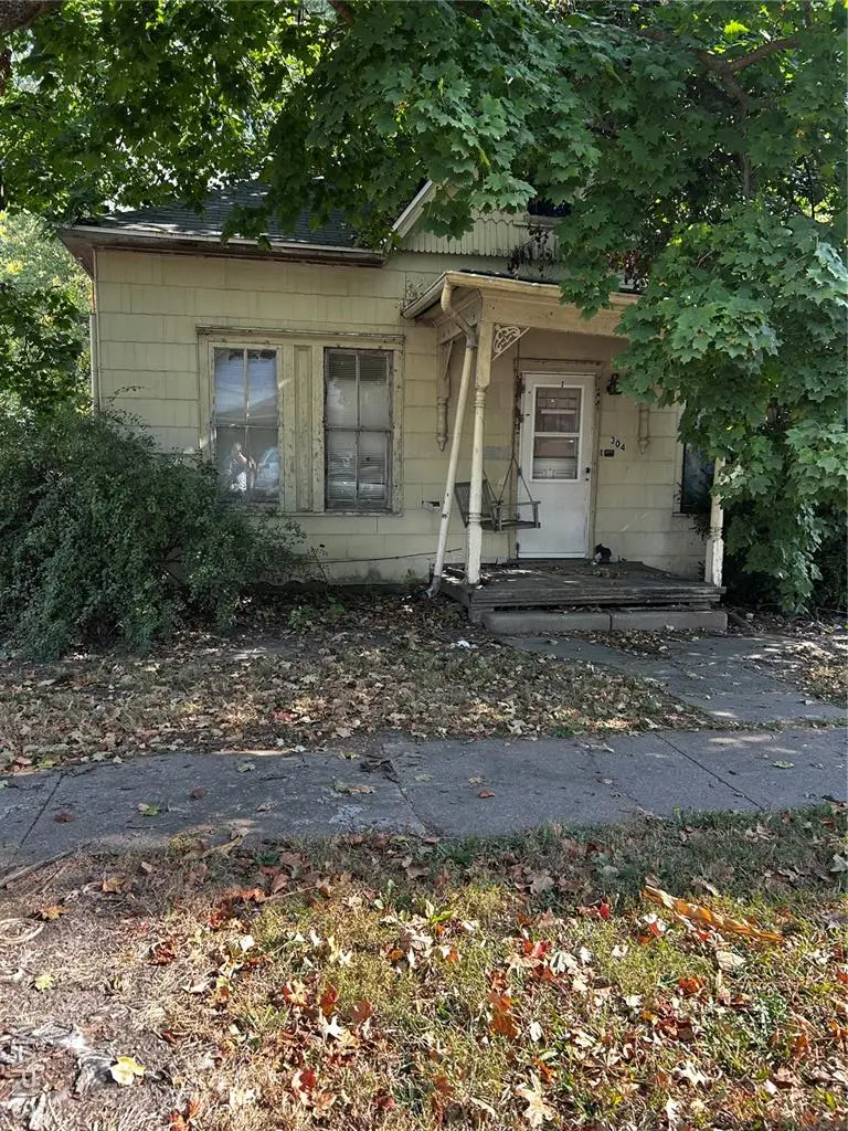 304 N Spruce Street, Nokomis, IL 62075 - Image #1