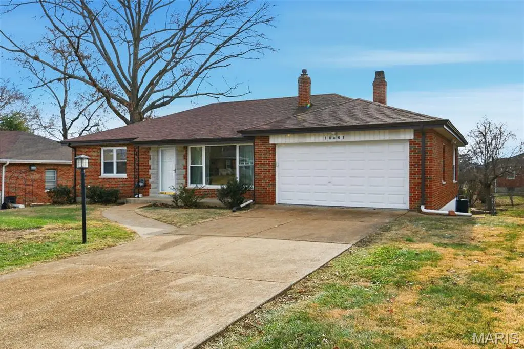 10664 Charrette Drive, Saint Louis, MO 63123 - Image #1
