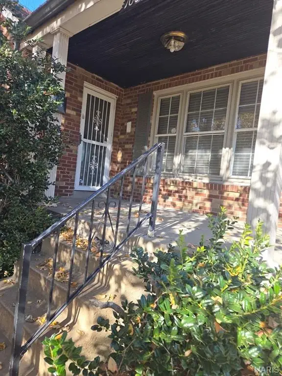 1067 Melvin Avenue, Saint Louis, MO 63137 - Image #3