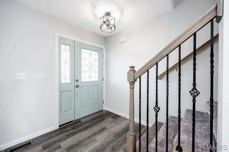 500 Somerset Drive, Granite City, IL 62040 - Image #2