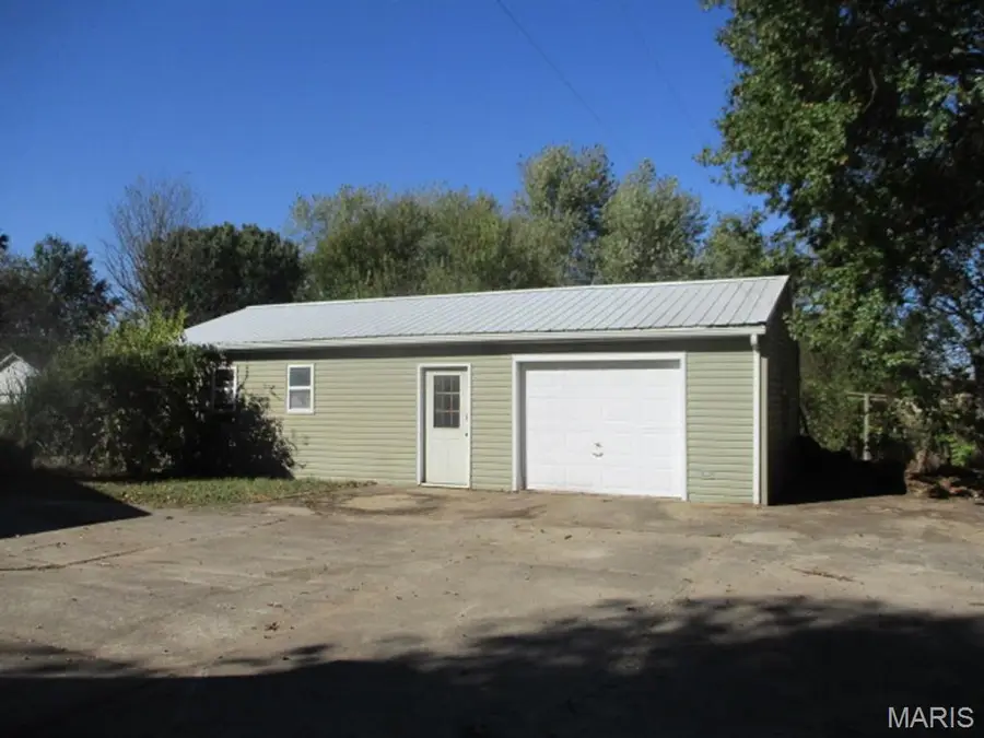 707 North Street, Bartelso, IL 62218 - Image #2