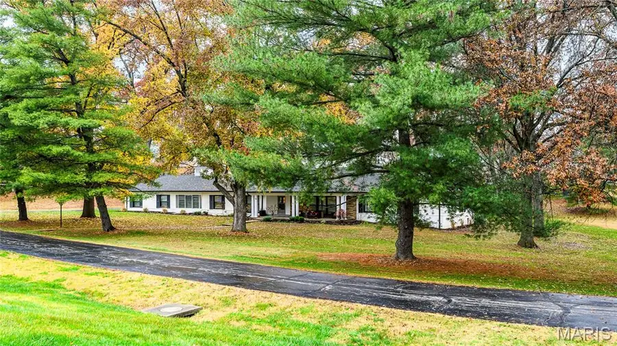 18 Country Aire Drive, Saint Louis, MO 63131 - Image #3