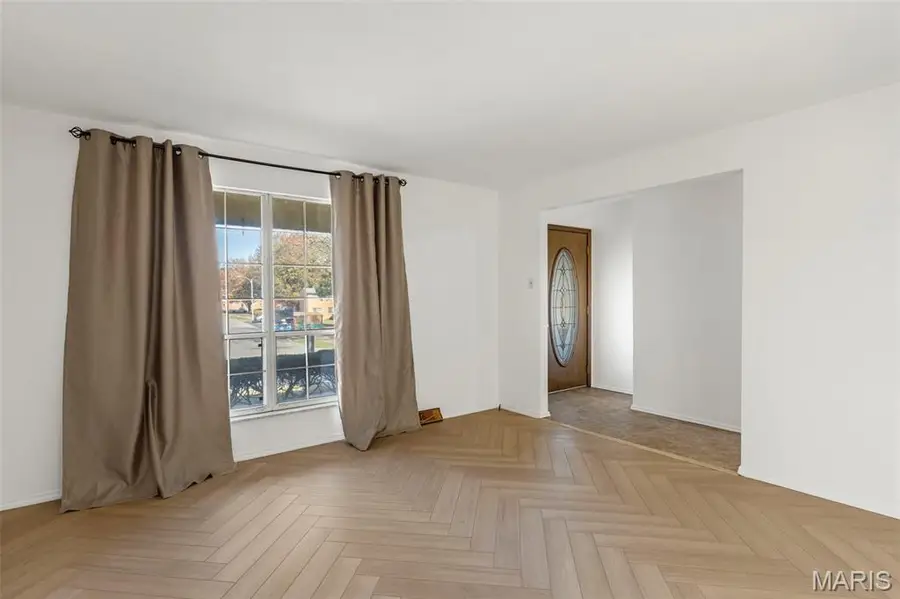 910 Cheri Heights Court, Ferguson, MO 63135 - Image #2