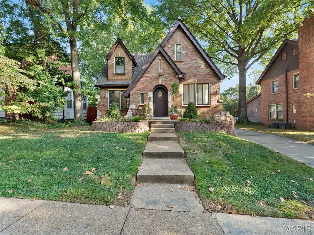 7217 Shaftesbury Avenue, University City, MO 63130 - Image #1