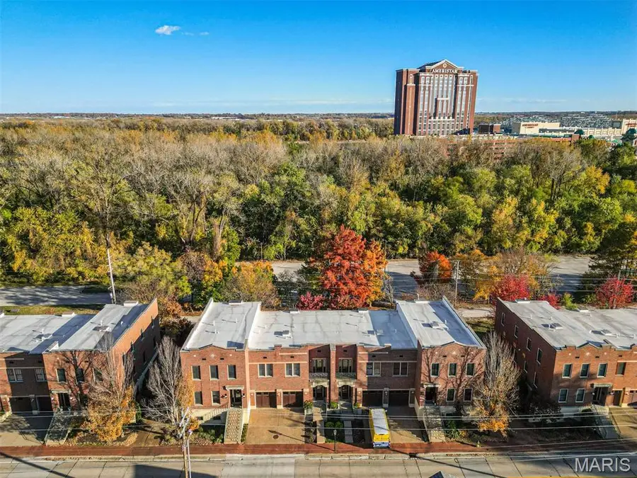 1228 S Main Street #1C, Saint Charles, MO 63301 - #2