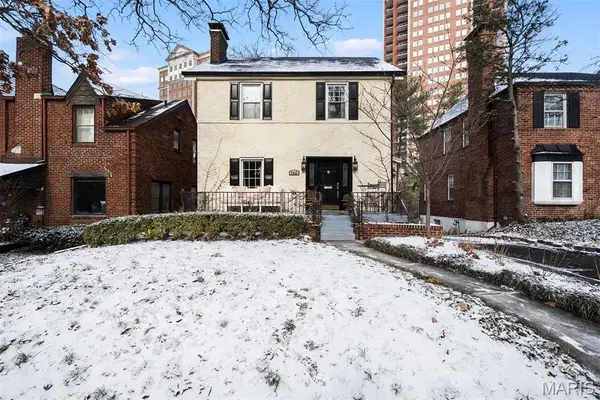 7645 Carswold Drive, St Louis, MO 63105