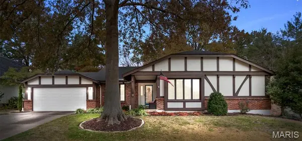 1942 Pine Run Drive, Chesterfield, MO 63017