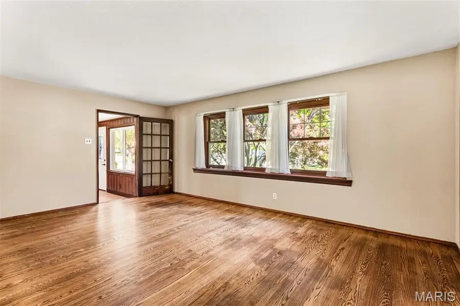 9208 Hallock Drive, Saint Louis, MO 63123 - #3