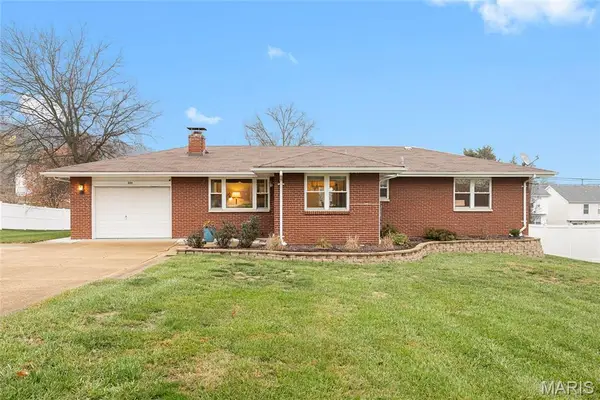 330 Fenton View Drive, Fenton, MO 63026