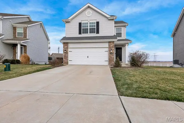 346 Charlestowne Place Drive, St Charles, MO 63301