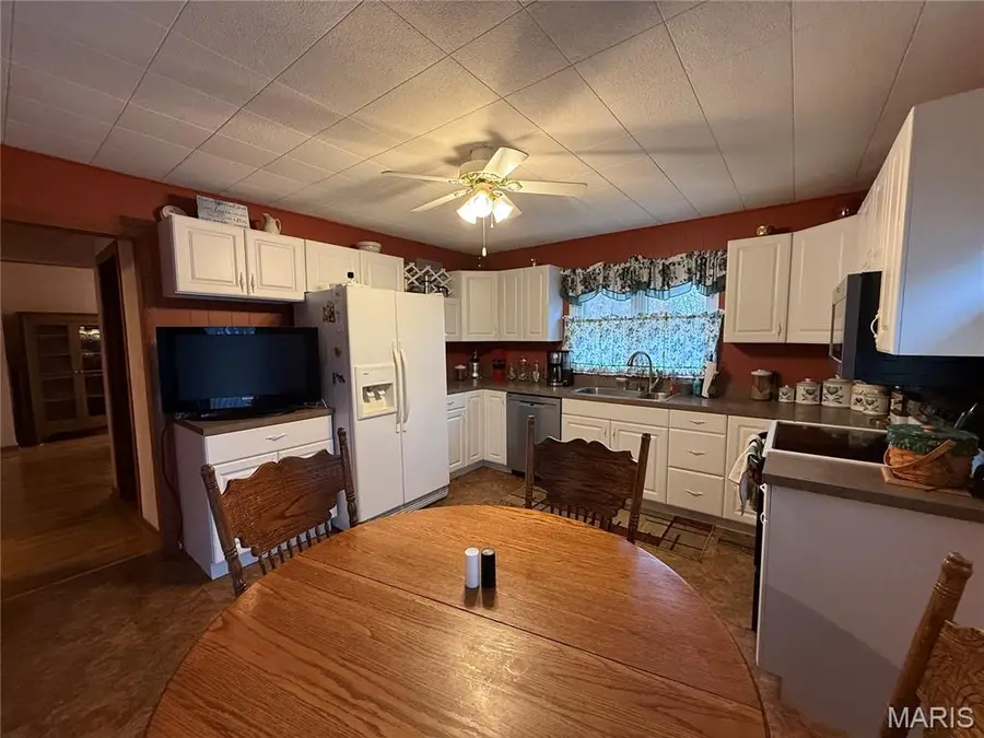 113 Judy St, Perry, MO 63462 - Image #2