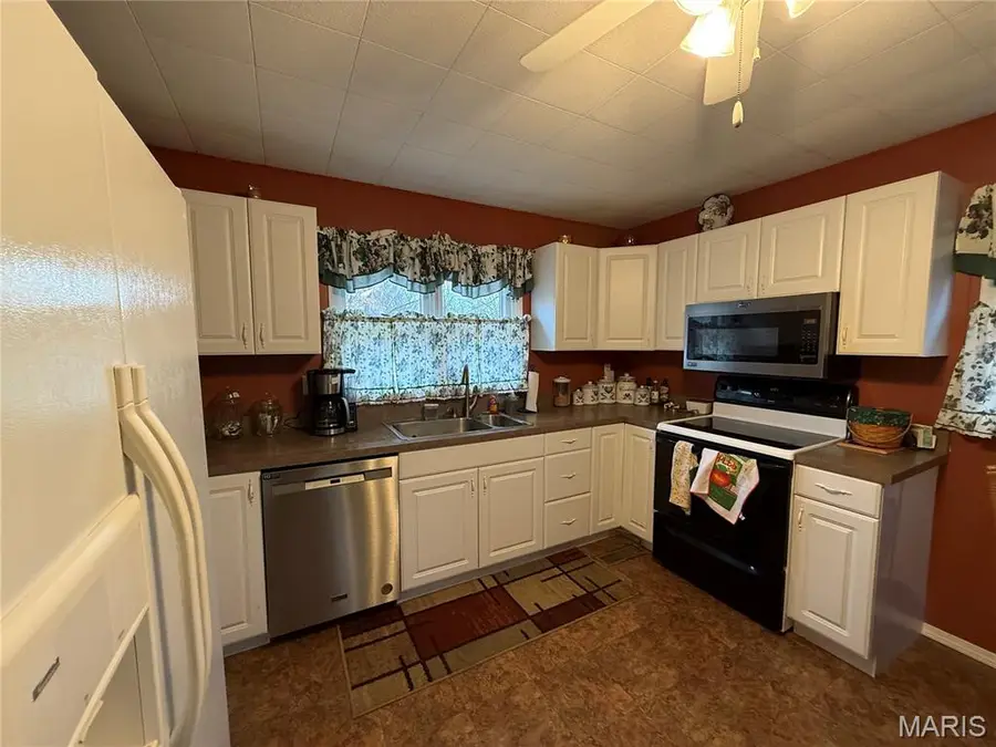 113 Judy St, Perry, MO 63462 - Image #3