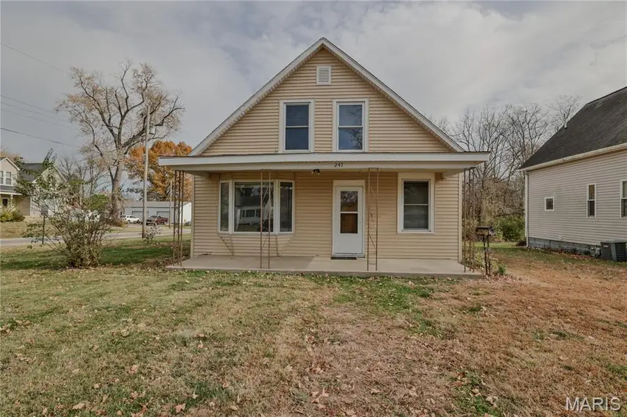 247 N Broad Street, Hillsboro, IL 62049 - Image #2