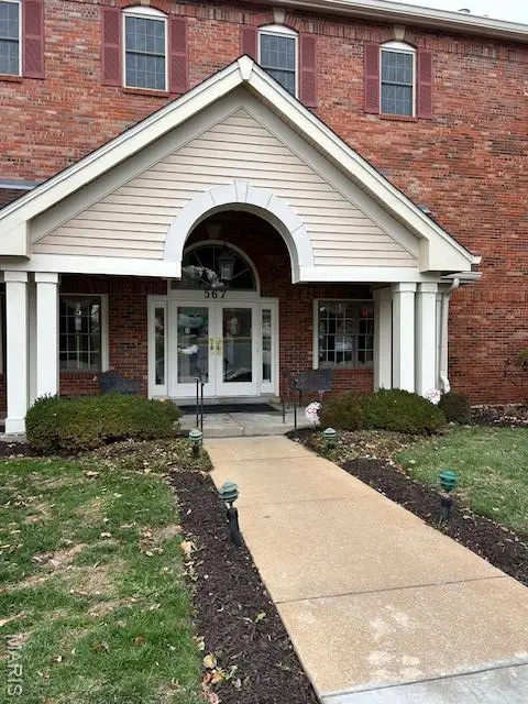 567 Sarah Lane #301, Creve Coeur, MO 63141 - Image #1