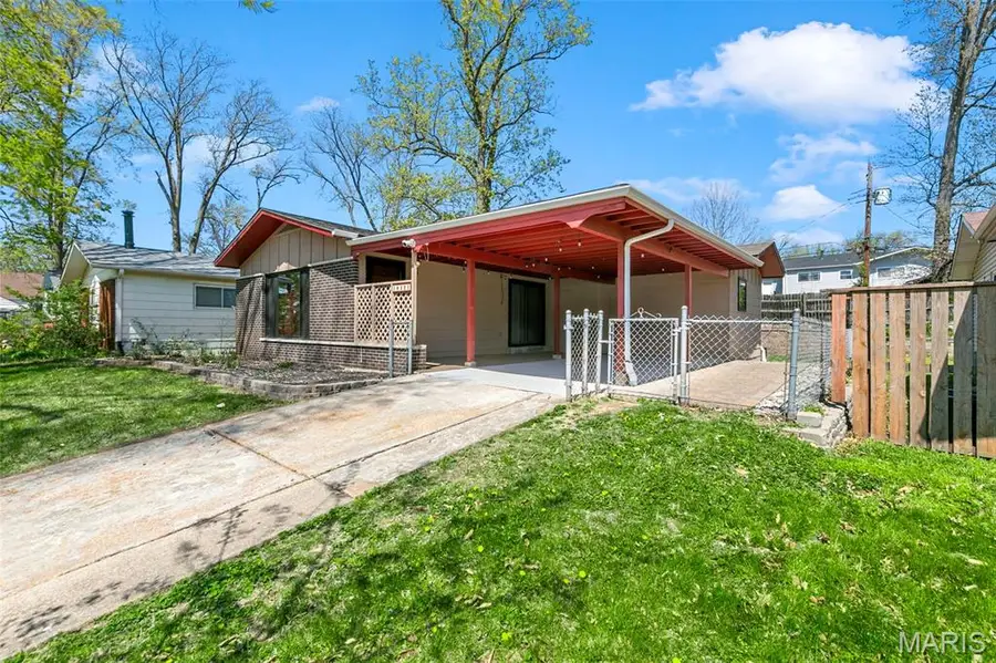 10421 Fourwinds Court, Saint Louis, MO 63114 - #2