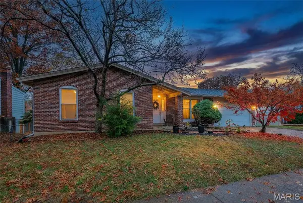 911 Parkfield Terrace, Manchester, MO 63021