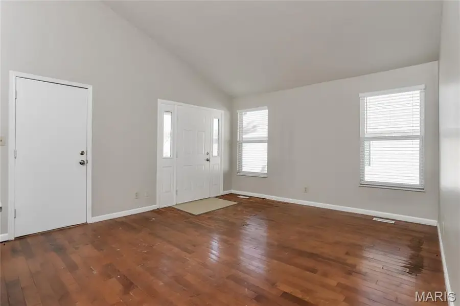 3058 Plum Creek Drive, Saint Peters, MO 63303 - Image #2