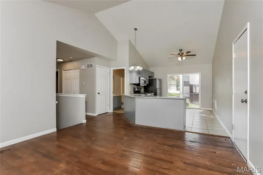 3058 Plum Creek Drive, Saint Peters, MO 63303 - Image #3