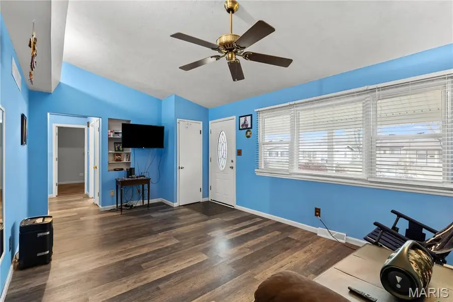 815 Holiday Avenue, Hazelwood, MO 63042 - Image #3