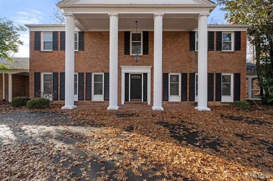 849 Bluespring Lane, Frontenac, MO 63131 - Image #2