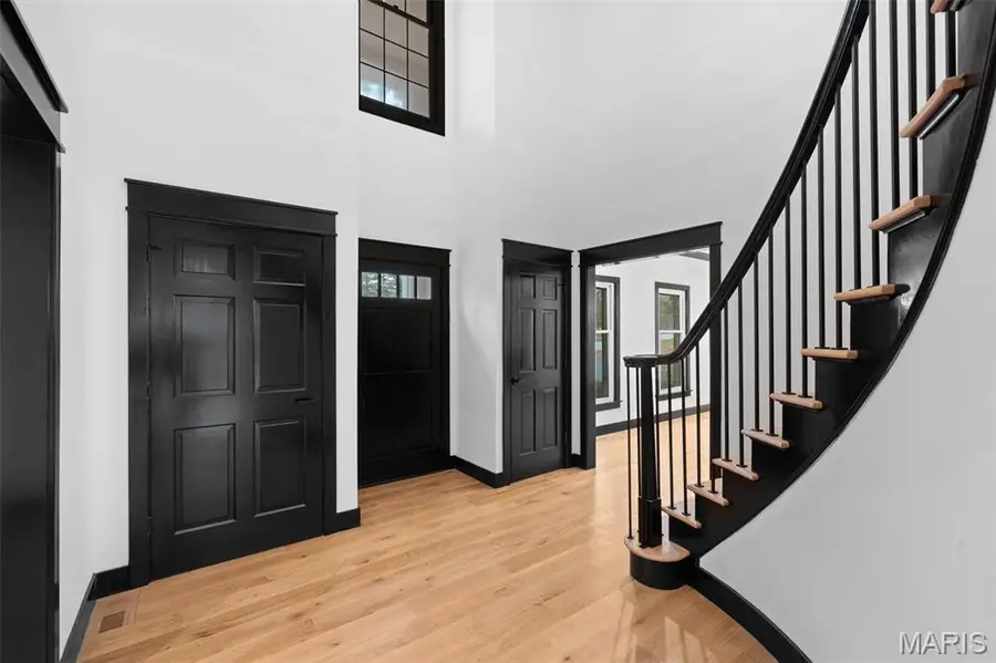 849 Bluespring Lane, Frontenac, MO 63131 - Image #3