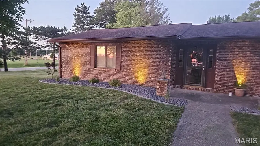 645 Il 185, Vandalia, IL 62471 - Image #2