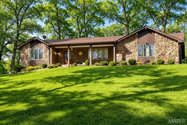 1327 Chatillon Estates Drive, Hazelwood, MO 63042