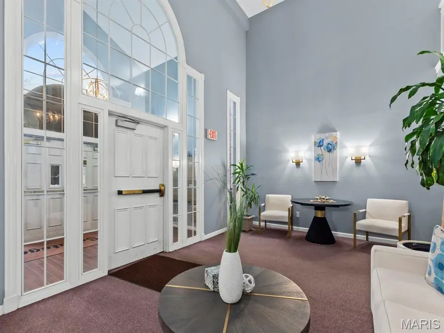 526 Sarah Lane #36, Creve Coeur, MO 63141 - Image #2