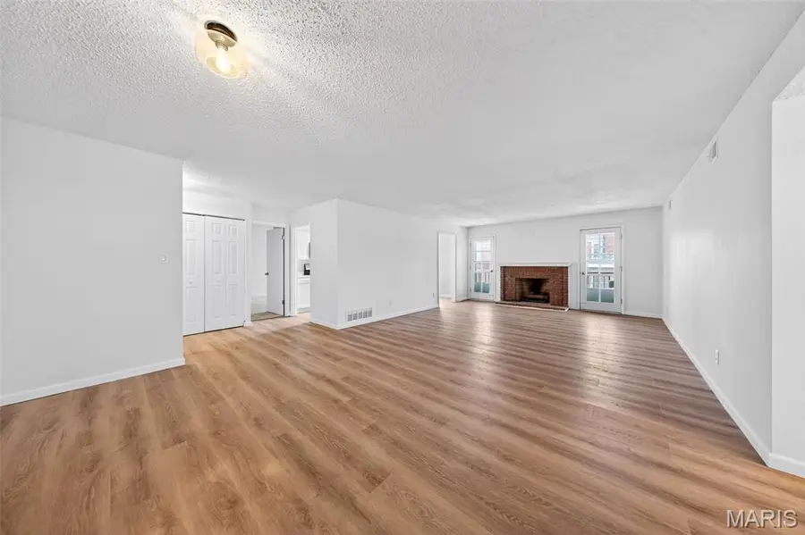 10358 Chimney Rock Drive #20, Saint Louis, MO 63146 - Image #2