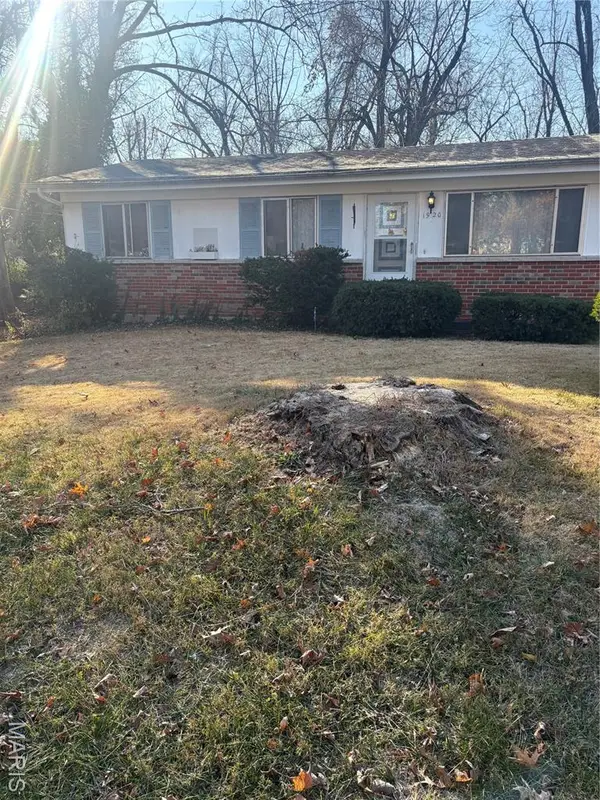 1920 Crown Point Drive, St Louis, MO 63136