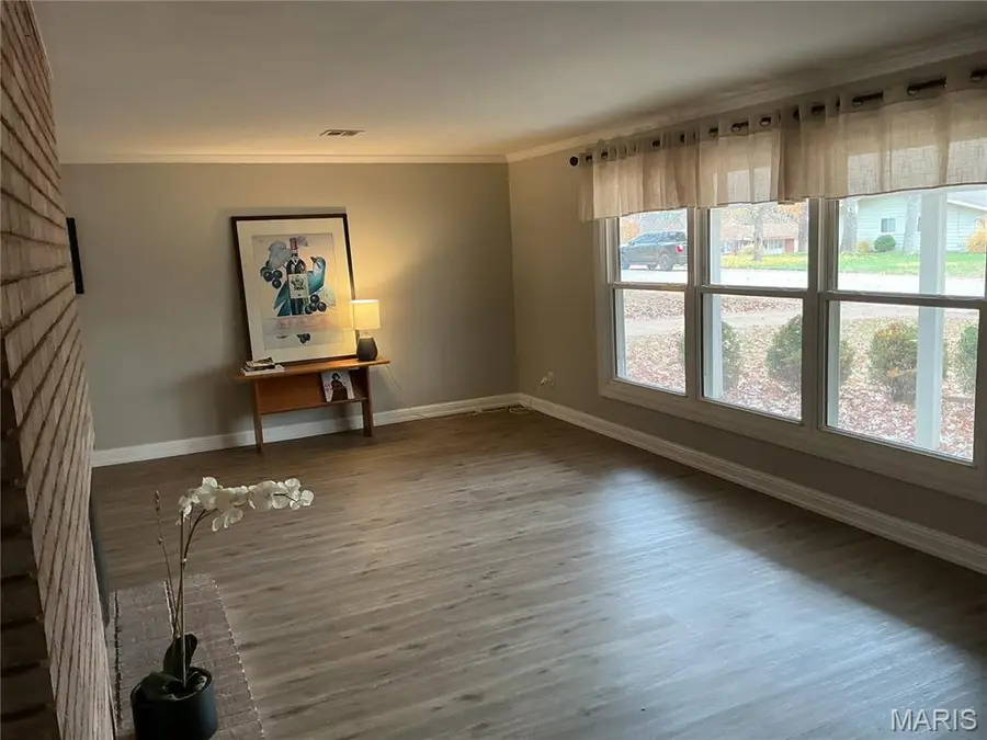 1559 Fontana Drive, Saint Louis, MO 63146 - Image #3