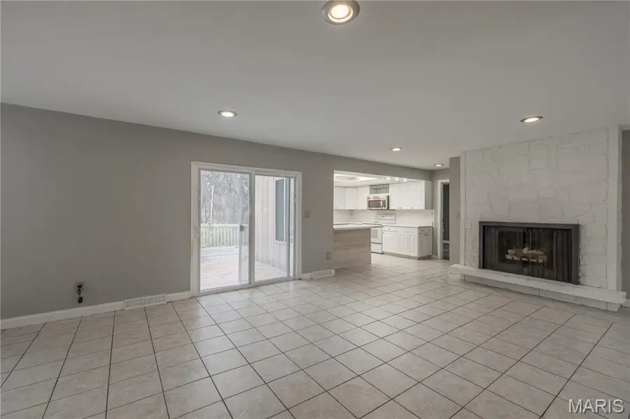 149 Rue Grand Drive, Lake Saint Louis, MO 63367 - Image #2