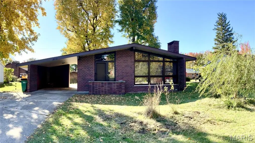 1070 Monroe Street, Carlyle, IL 62231 - Image #1