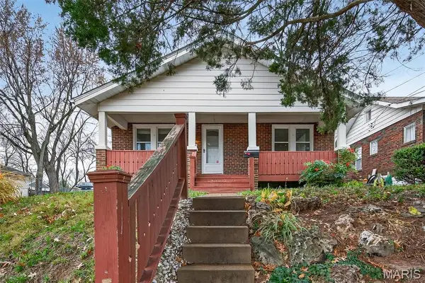 8907 Argyle Avenue, Overland, MO 63114