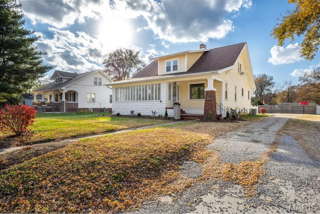 305 S Hackman Street, Staunton, IL 62088 - Image #1