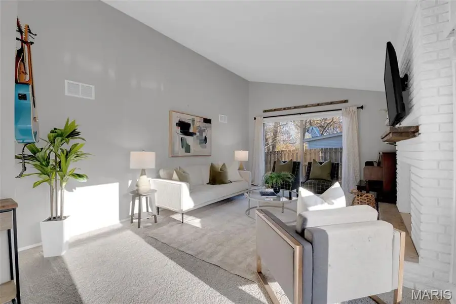 25 Montauk Drive, Saint Louis, MO 63146 - Image #2