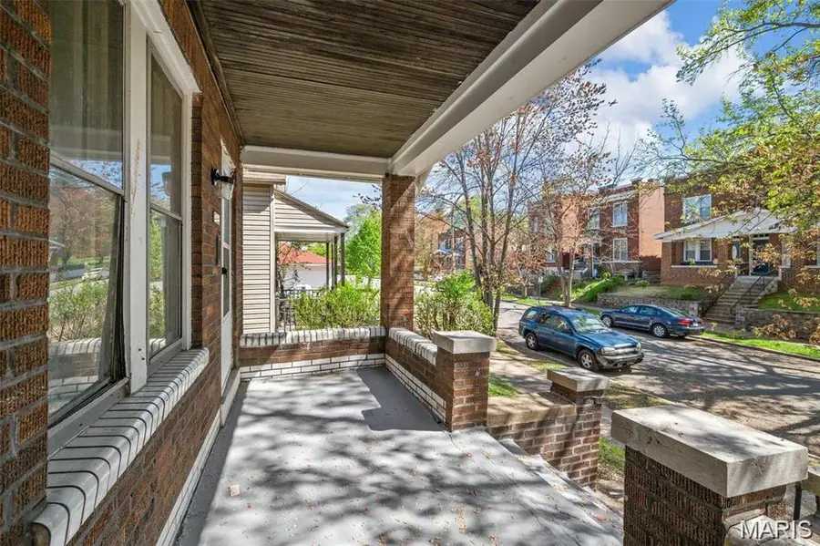 4421 Minnesota Avenue, Saint Louis, MO 63111 - #2